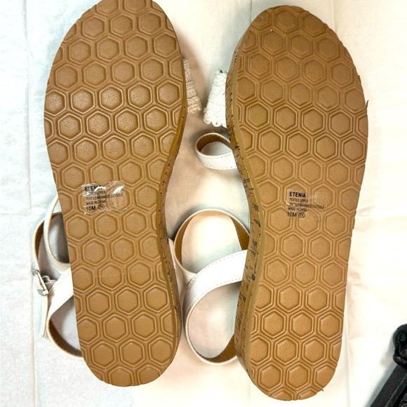 Jellypop White and Brown Strappy Sandals with Platform size 10M - Picture 6 of 9